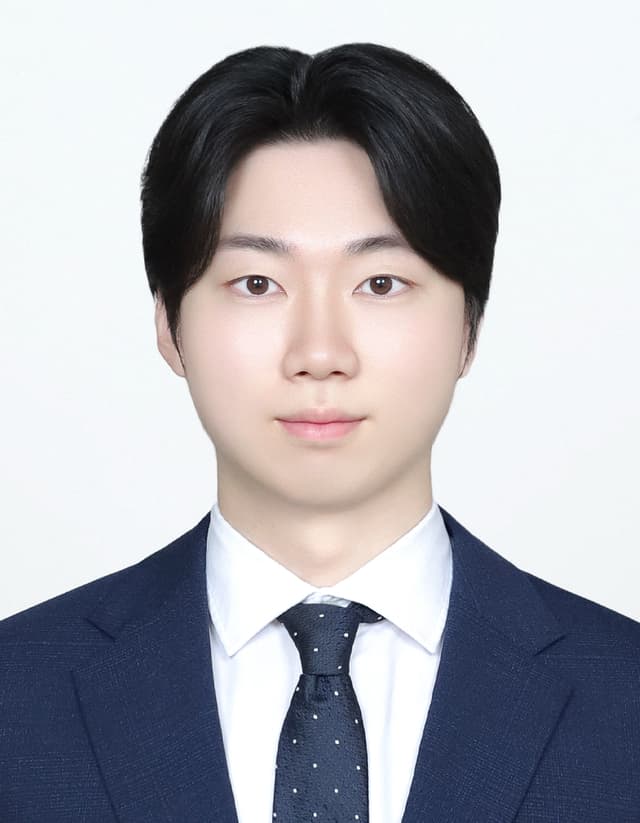 유주섭 증명사진